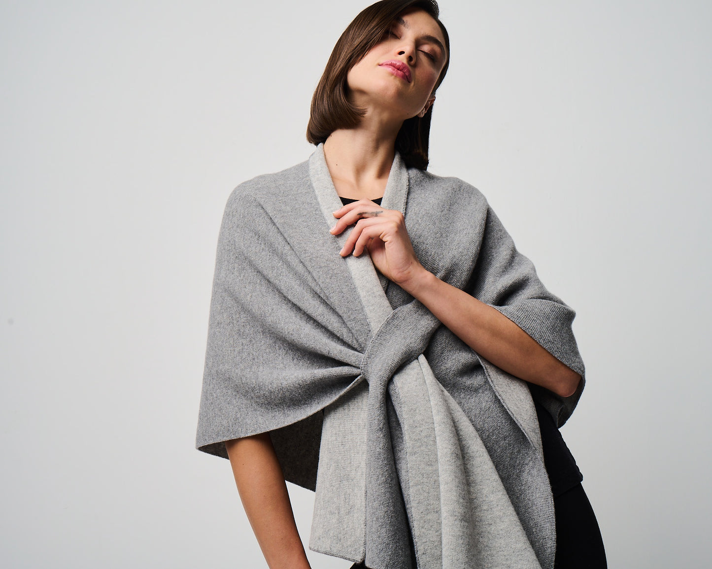 Ellen Merino/Cashmere Reversible Wrap with Loop (W303)