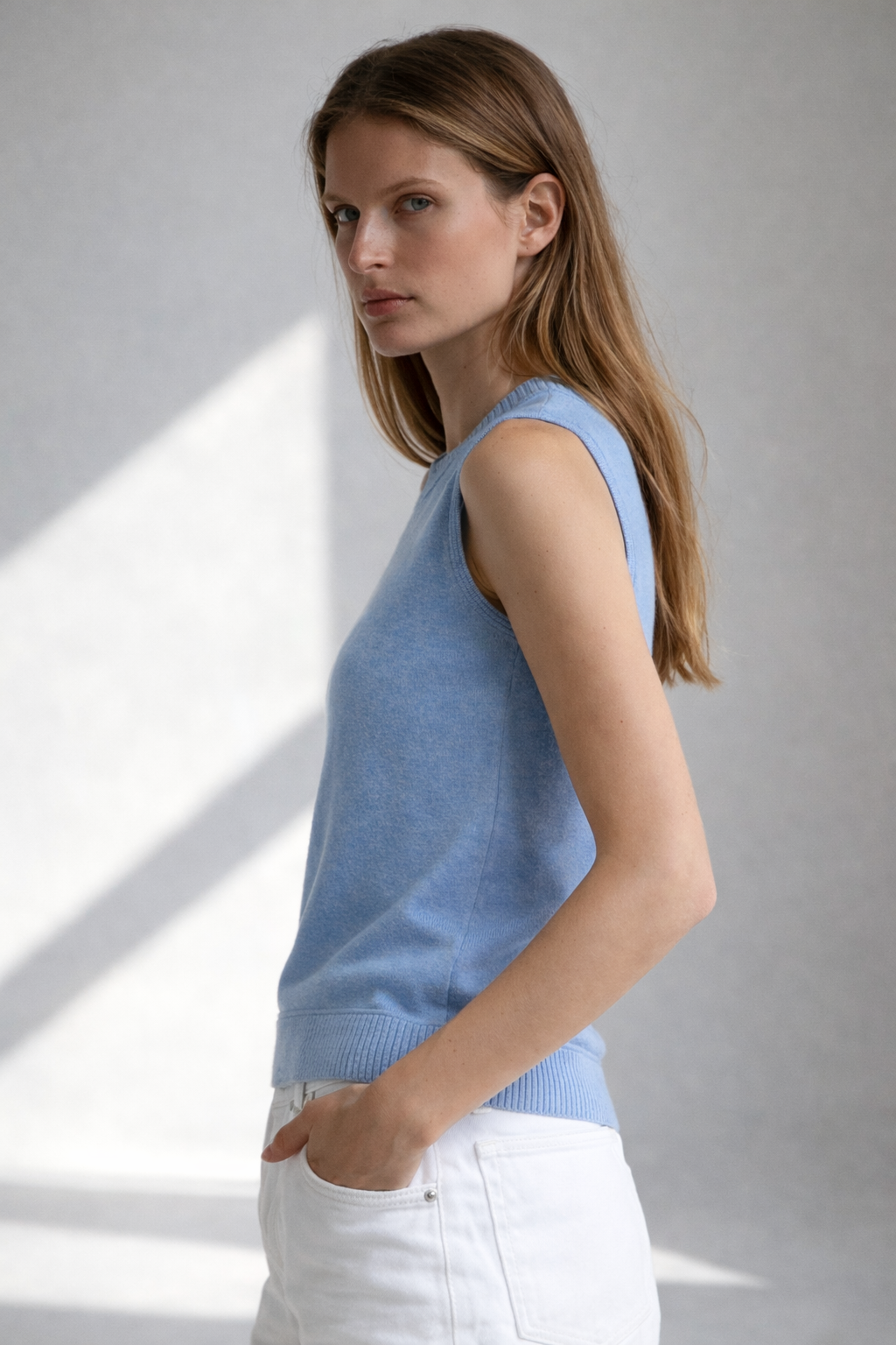 Marguerite Sleeveless Cashmere Crew