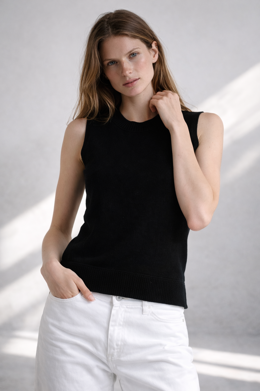 Marguerite Sleeveless Cashmere Crew