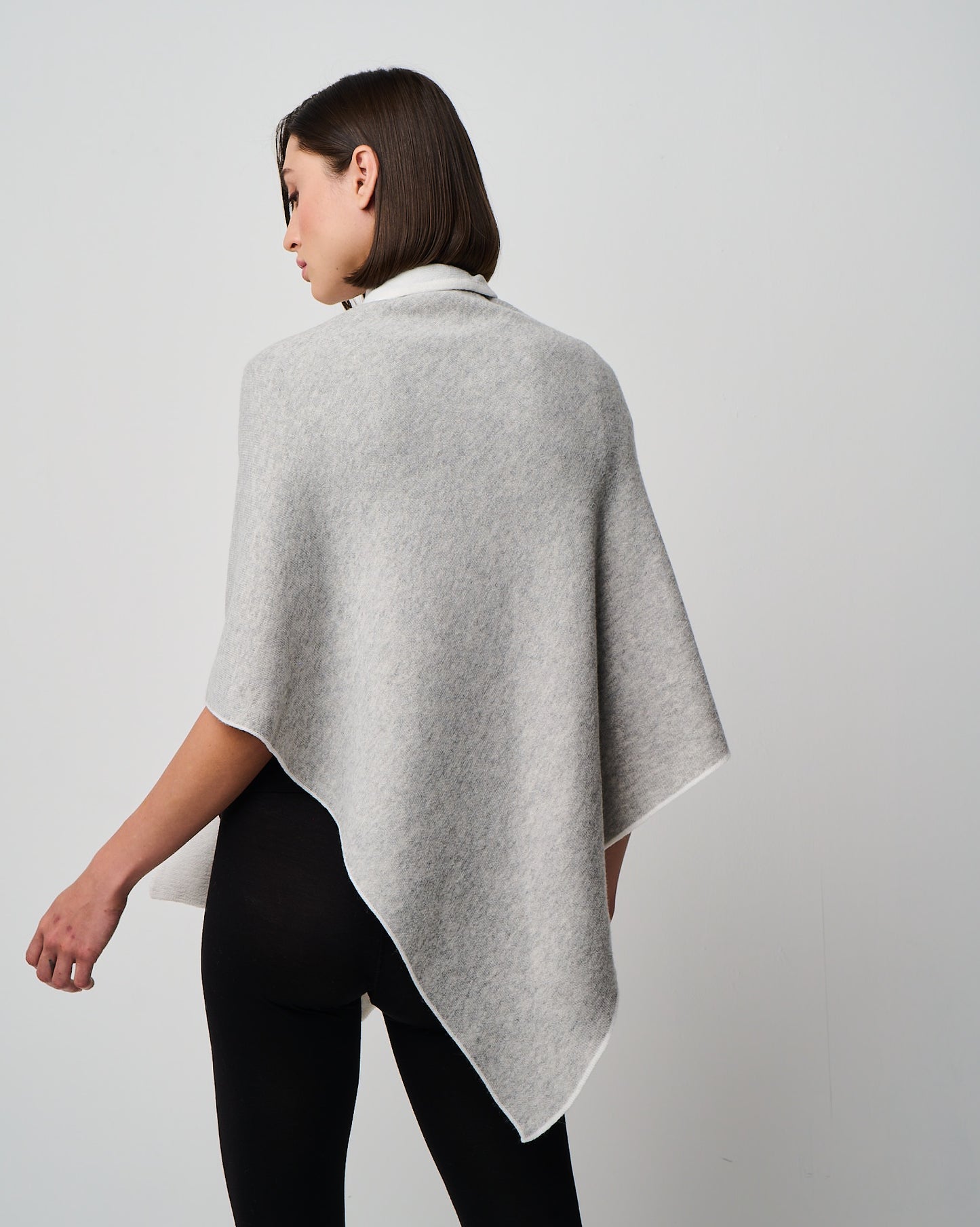 Ellen Merino/Cashmere Reversible Wrap with Loop (W303)